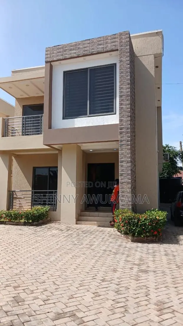4bdrm House in East Legon American for rent