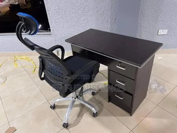 Office Table and Chair · Photo 1
