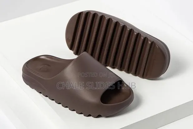 Original Adidas Yeezy Slides · Photo 1