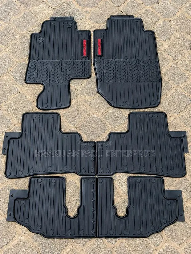 Toyota Highlander Heavy-Duty Car Floor Mat Set – Premium Rubber · Photo 1