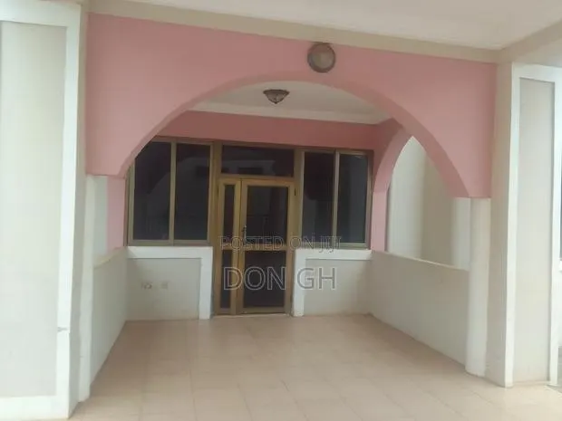 4 Bedroom Flat for Rent. · Photo 1