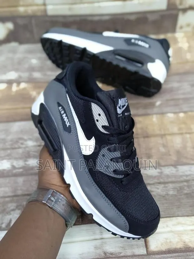 Canv Black and White Nike Airmax 90 · Photo 1