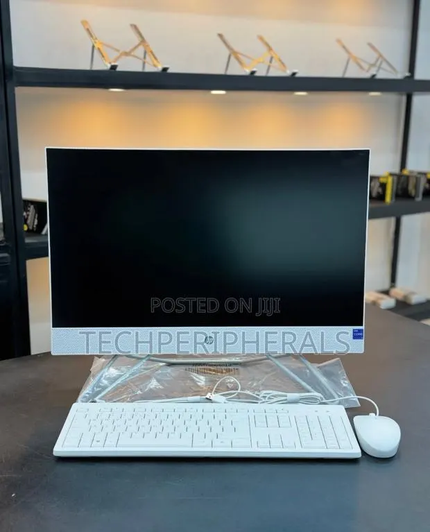 New Desktop Computer HP AiO 24 8GB Intel Core i3 SSD 512GB · Photo 1