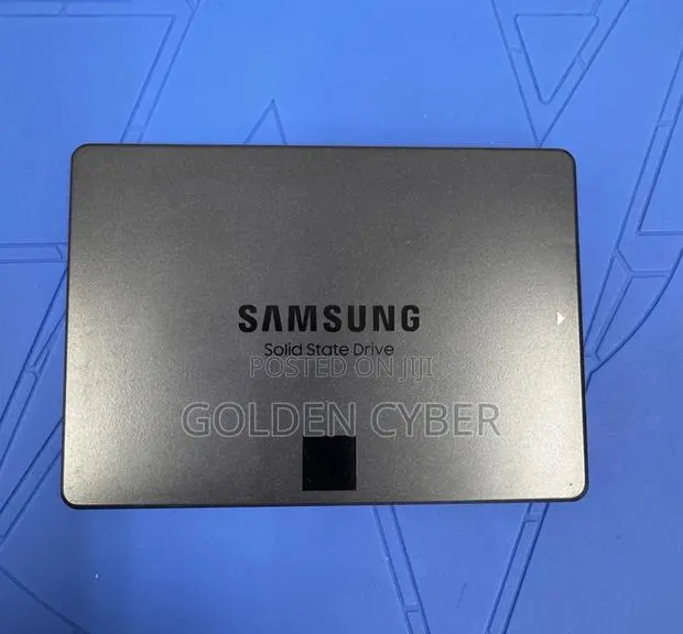 Samsung 870 Qvo 4tb 2.5" Sata Iii Internal SSD · Photo 1