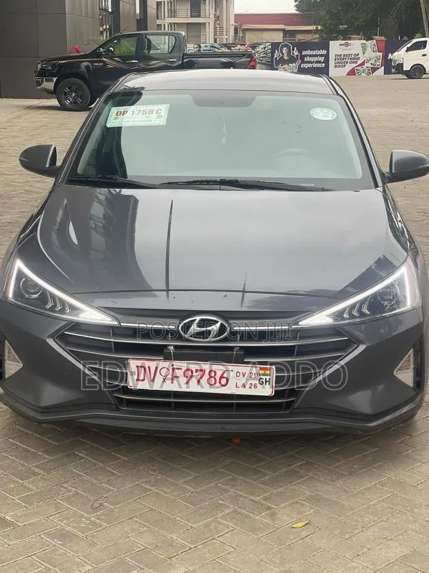 Hyundai Elantra SEL 2019 Gray · Photo 1
