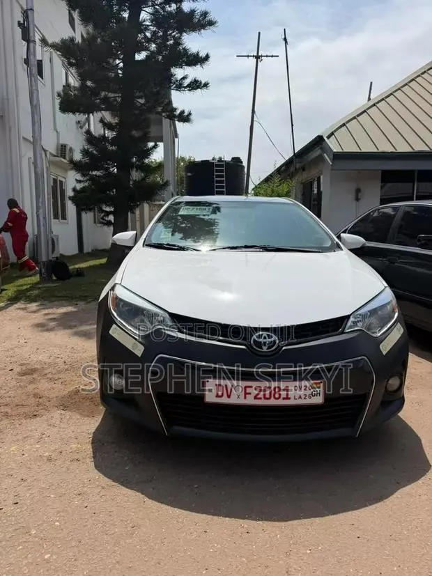 Toyota Corolla S 4dr Sedan (1.8L 4cyl CVT) 2016 White · Photo 1