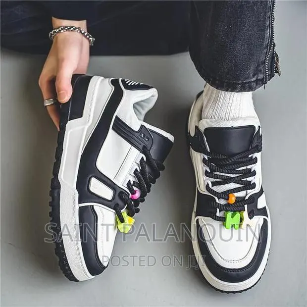 Louis Vuitton Sneakers · Photo 1