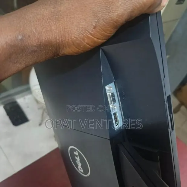 Fujitsu Esprimo P757/E85+ 12GB Intel Core i3 SSHD+SSD 1.5T · Photo 1