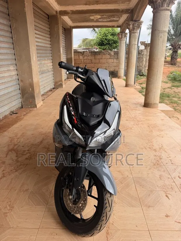 Yamaha Aerox 2024 Black · Photo 1