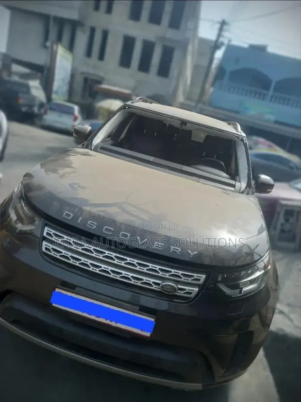 Land Rover Discovery Windscreen Available · Photo 1