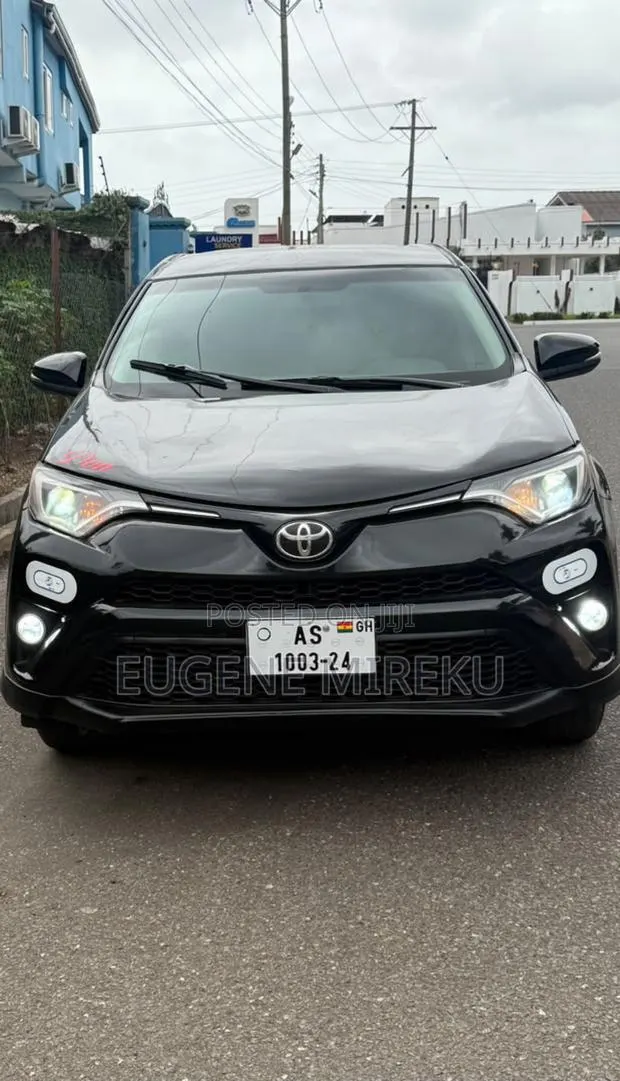 Toyota RAV4 2016 Black · Photo 1