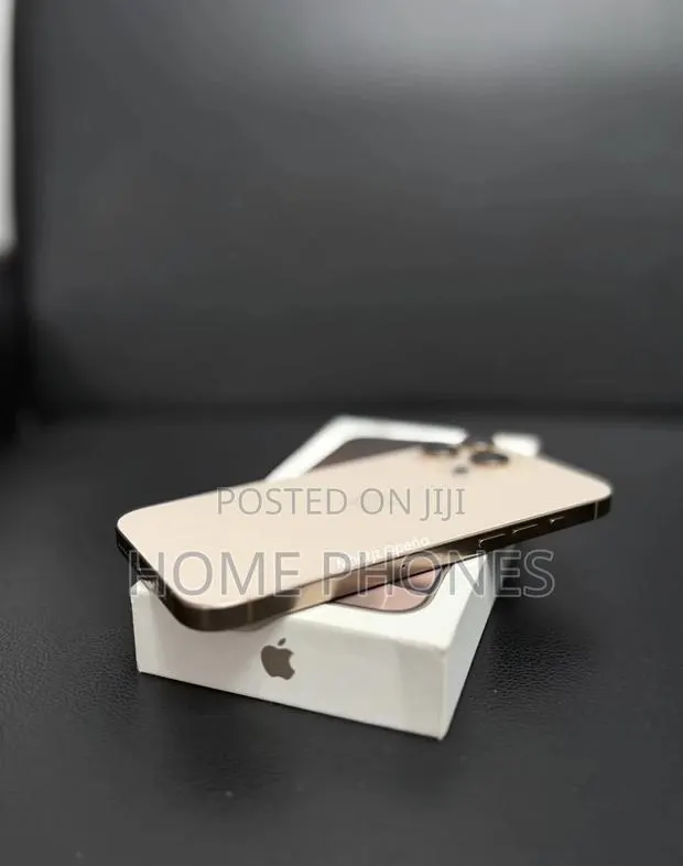 Apple iPhone 16 Pro Max 256 GB Gold · Photo 1