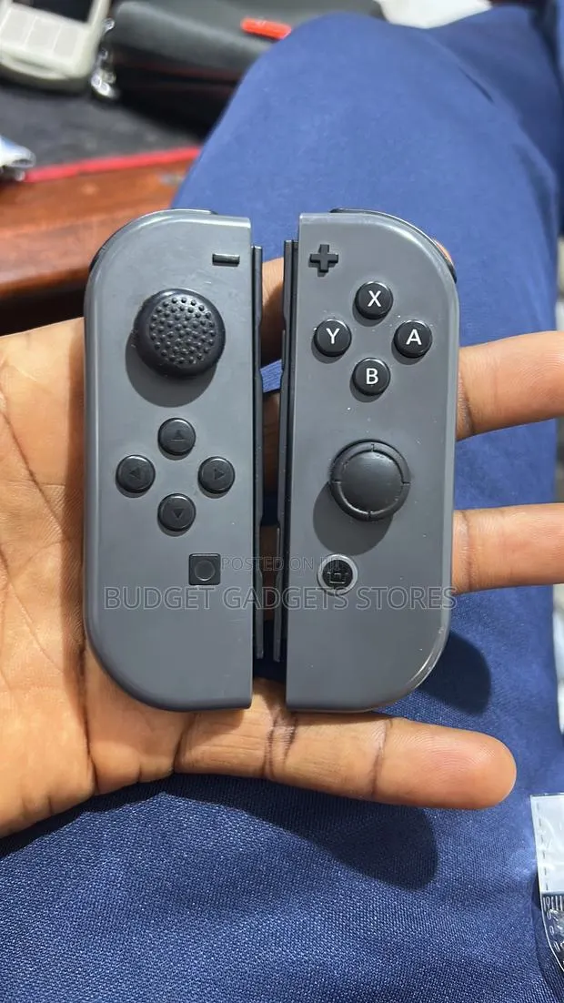 Original Nintendo Switch Joycon Controller · Photo 1
