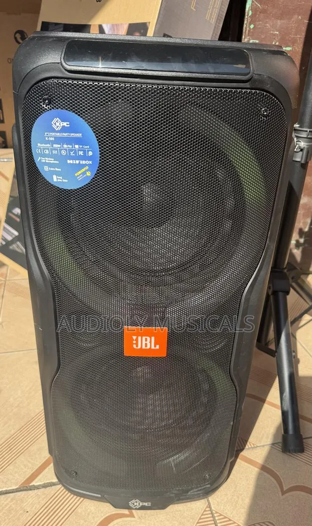 JBL Rechargeable Speaker With Two Microphones and Very Loud Sound · Photo 1