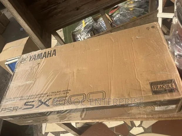 Keyboard PSR Sx600 · Photo 1