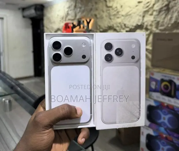Apple iPhone 17 Pro 256 GB Silver · Photo 1