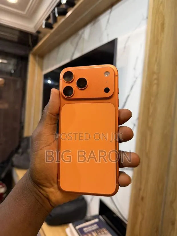 Apple iPhone 17 Pro Max 256 GB Orange · Photo 1