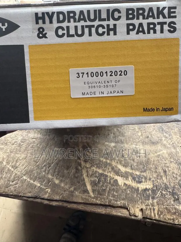 Nissan Pickup Original Japan Clutch Master Cylinder Pot · Photo 1