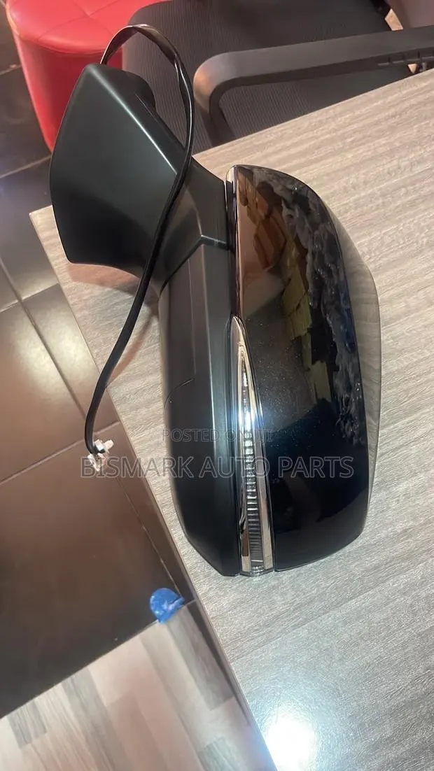 Toyota Corolla Cross 2020 2021 2022 2023 2024 2025 Side Mirror · Photo 1