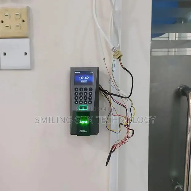 Time Attendance And Access Control Professional Installer · Photo 1