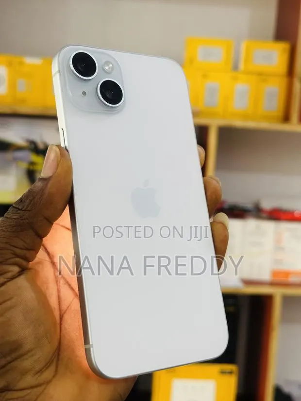Apple iPhone 15 Plus 128 GB White · Photo 1