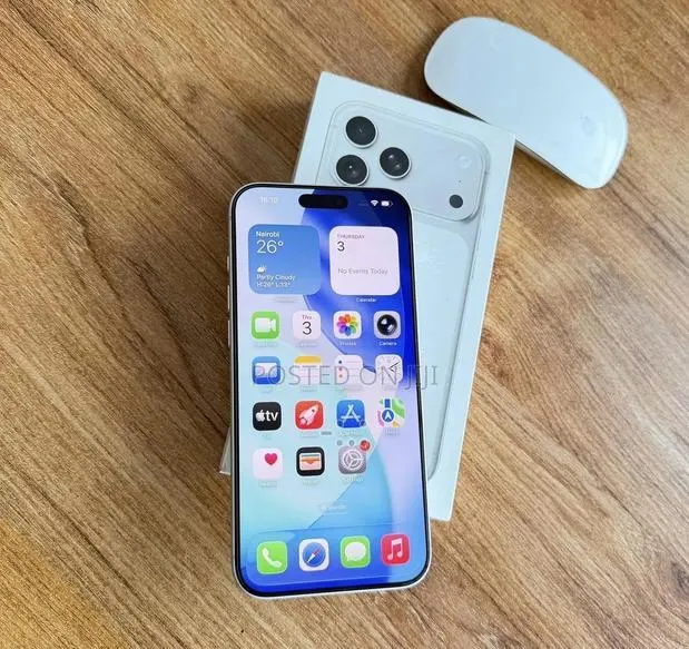 Apple iPhone 17 Pro Max 512 GB Silver · Photo 1