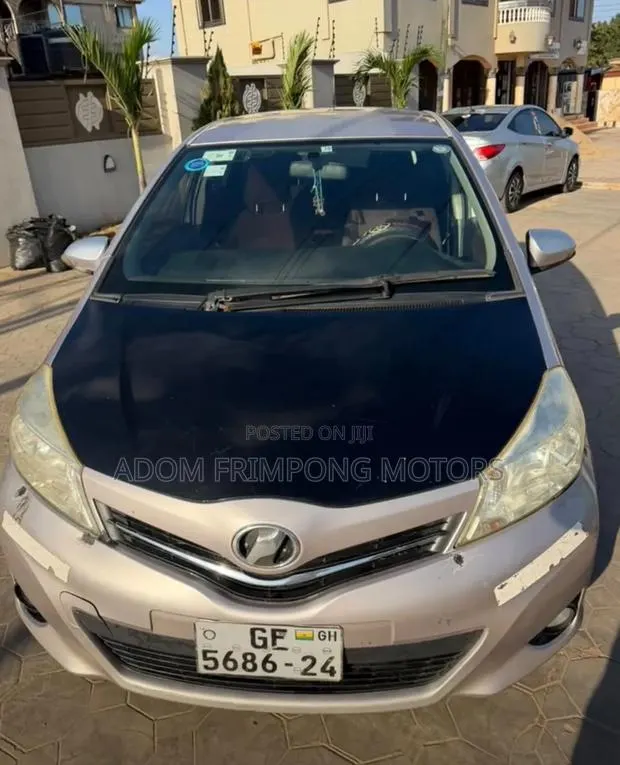 Toyota Vitz 2012 · Photo 1