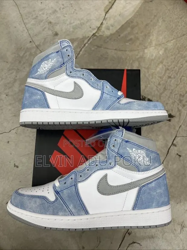 Nike Air Jordan 1 Retro High | Hyper Royal Sneaker · Photo 1