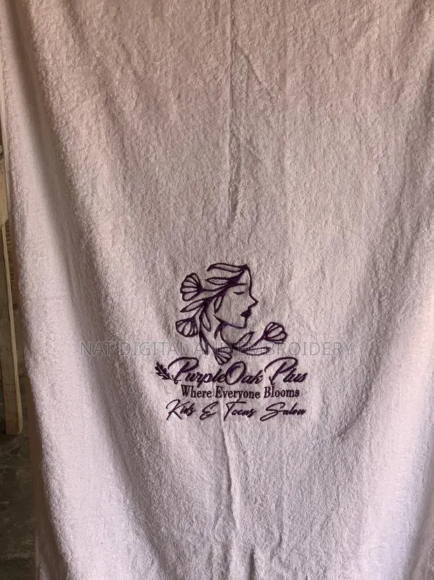 Embroidery Bathing Towel · Photo 1
