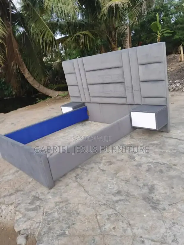 Royal Queen Size Bed · Photo 1