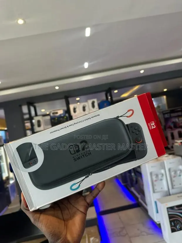 Nintendo Switch 2 Carrying Case With Screen Protector · Photo 1