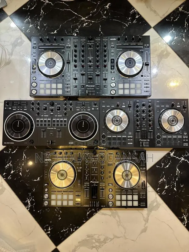Pioneer DJ Controller · Photo 1
