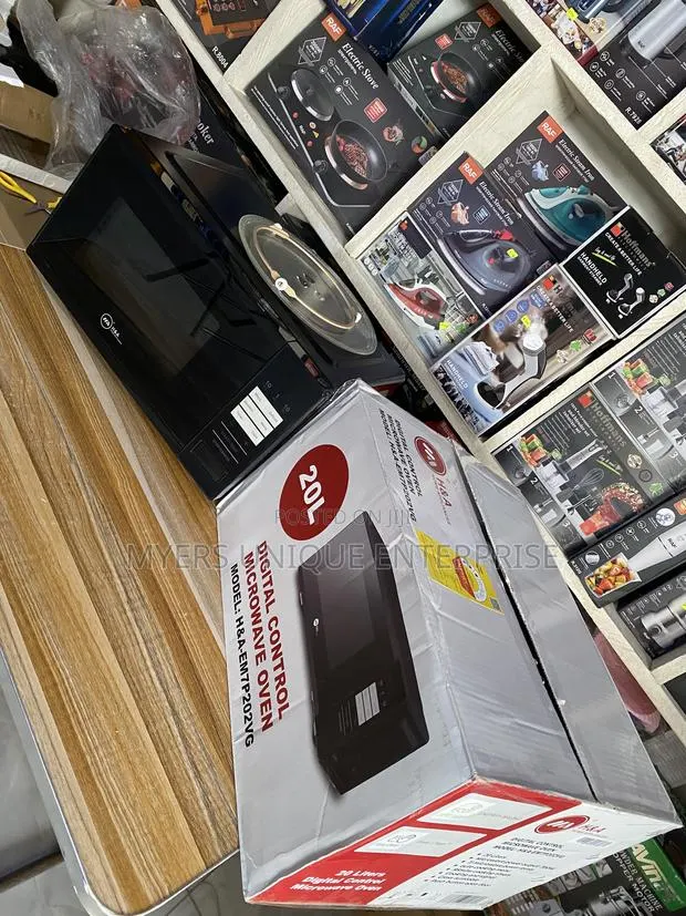 20L Microwave Oven With Digital Control Panel · Photo 1