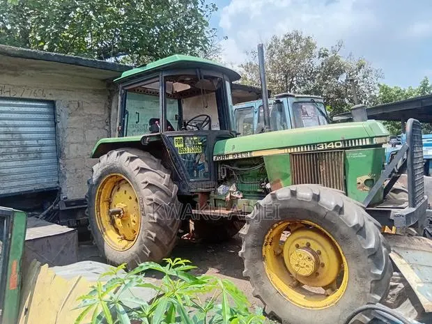 John Deere 3140 Tractor for Sale · Photo 1