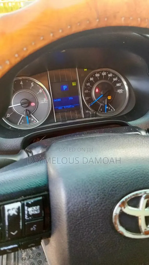 Toyota Fortuner 2.7 AWD 2018 White · Photo 1