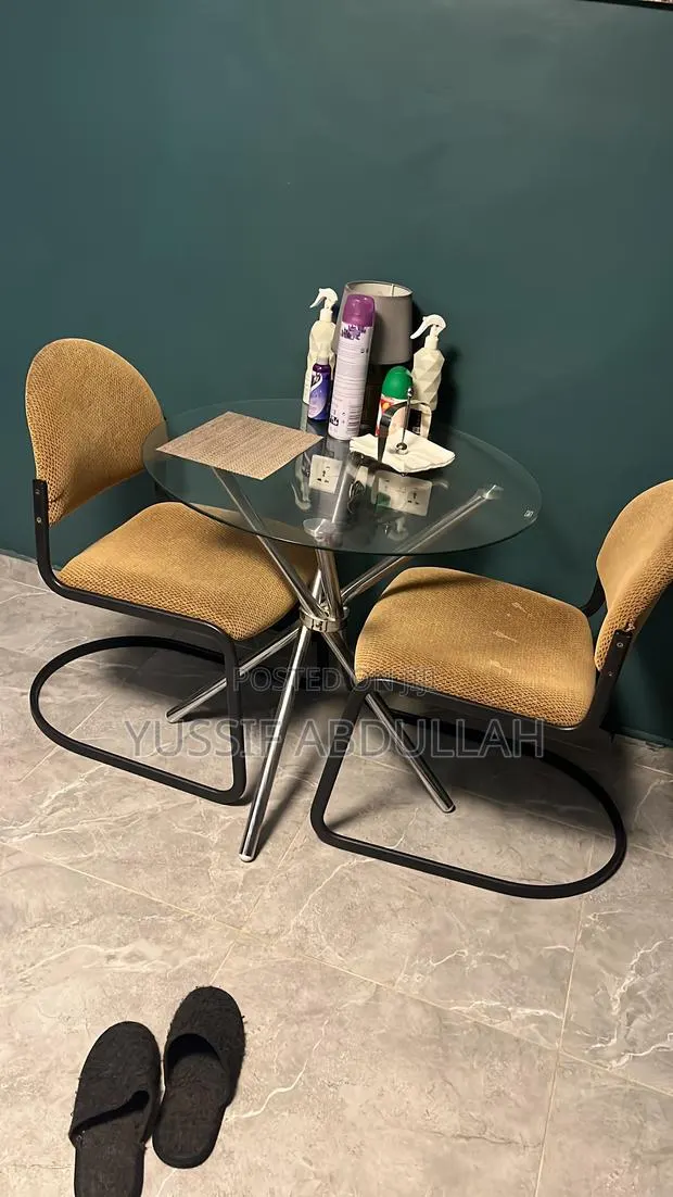 A Dining Set · Photo 1