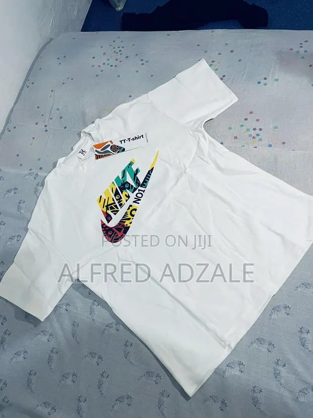 White T-Shirt - 2XL · Photo 1