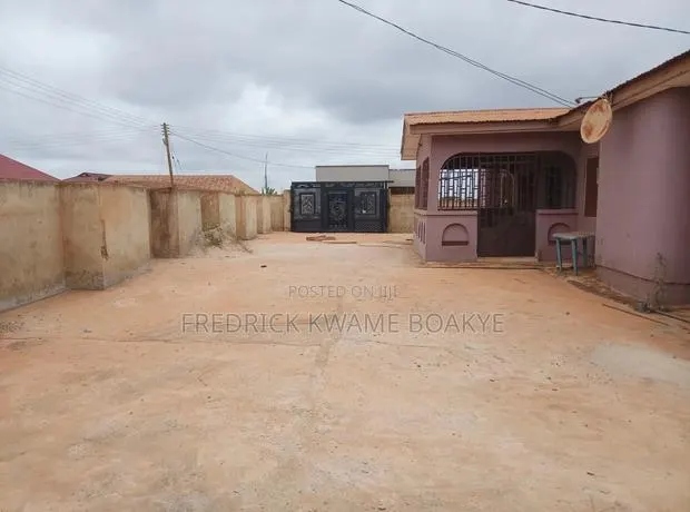 5bdrm House in Brother K Estate, Kumasi Metropolitan for rent · Photo 1