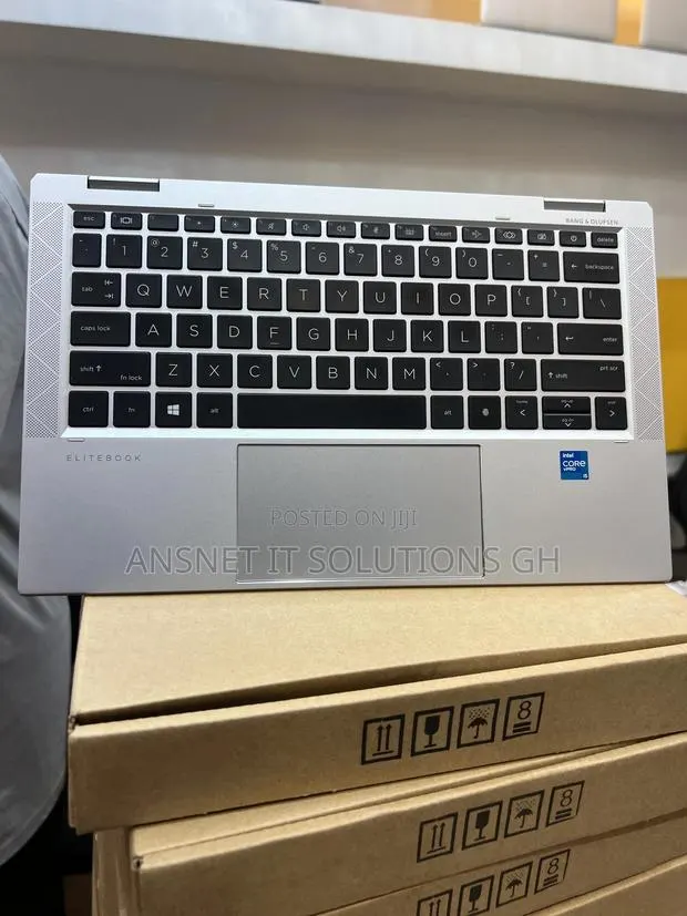 New Laptop HP EliteBook X360 1030 16GB Intel Core i5 SSD 512GB · Photo 1