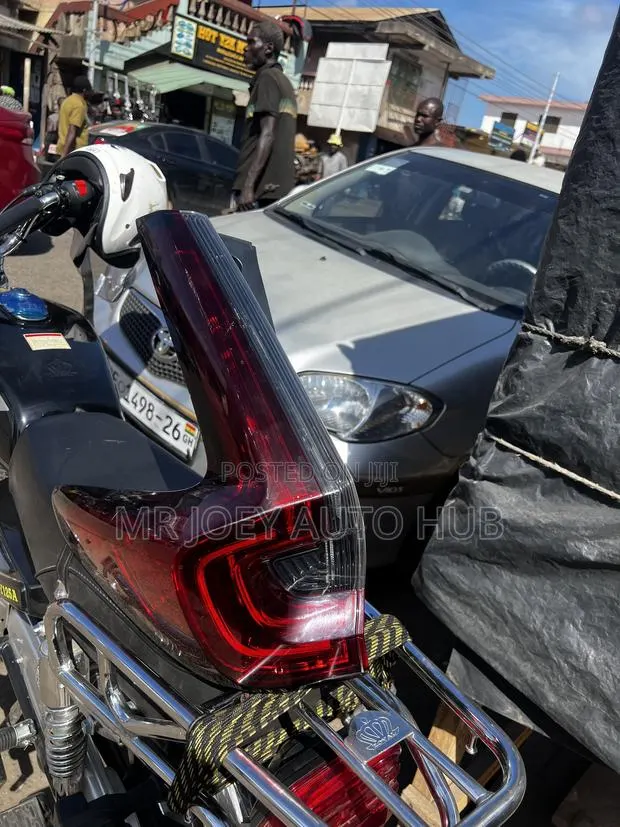 Honda CR-V 2019 2020 2021 2022 Tail Light Left Side · Photo 1