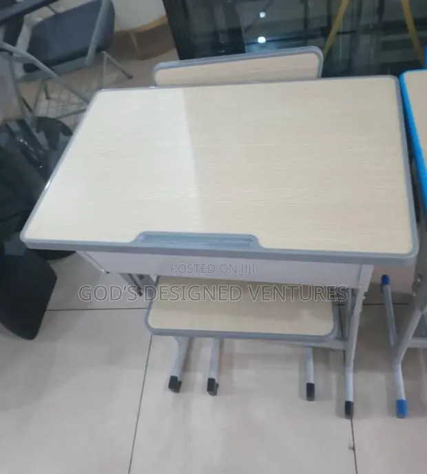 Durable Student Desk · Photo 1