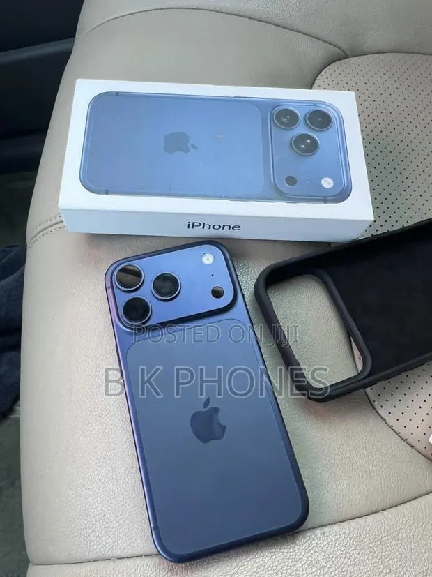 Apple iPhone 17 Pro 256 GB Blue · Photo 1