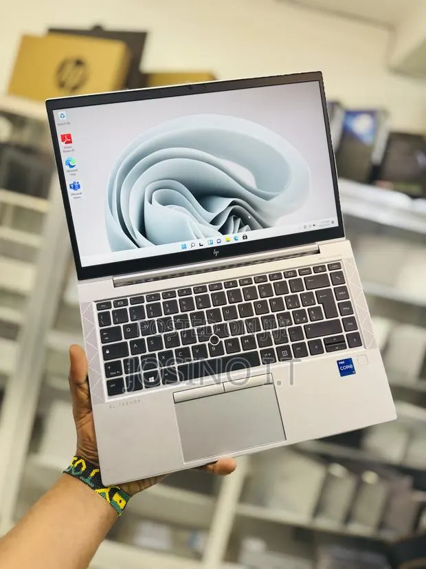 Laptop HP EliteBook 840 G8 16GB Intel Core i7 SSD 256GB · Photo 1