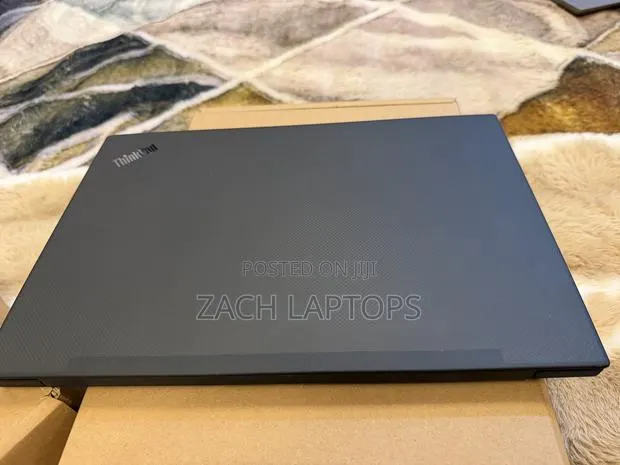 Laptop Lenovo ThinkPad P1 Gen 3 64GB Intel Core i9 SSD 1T · Photo 1