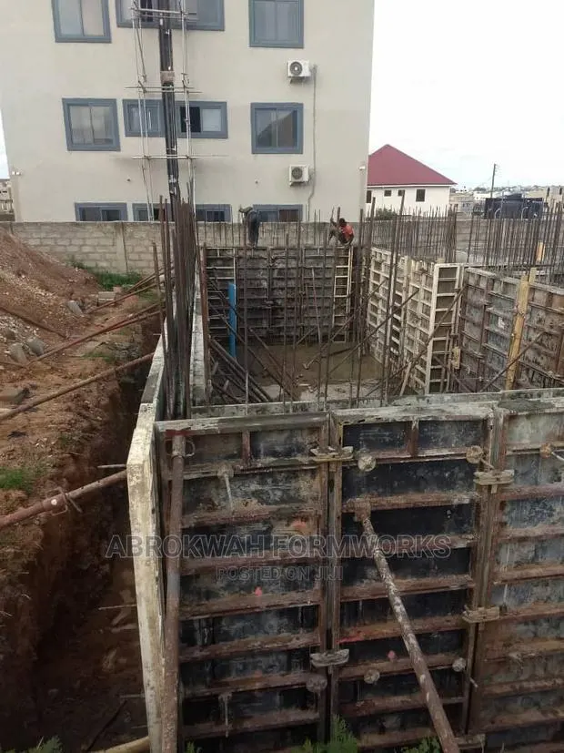 Formworks/Pillars/Lift/Retaining Wall/ · Photo 1