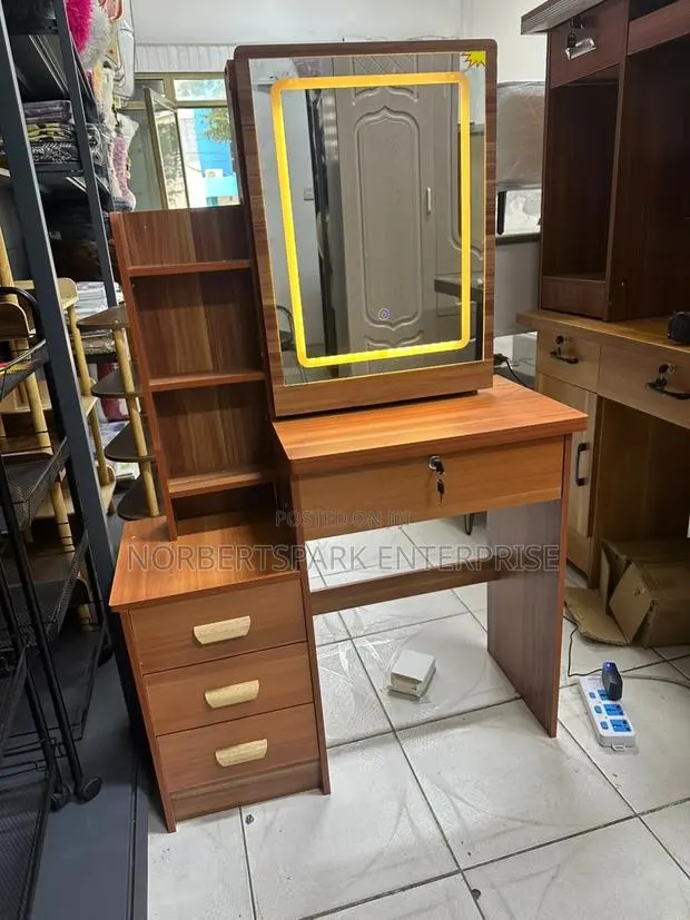 Dressing Table With LED · Photo 1