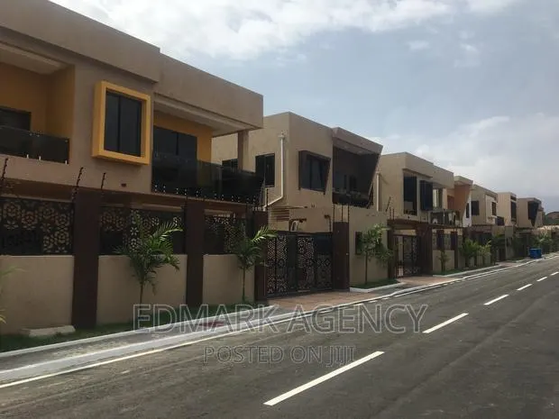 4bdrm House in East Airport, Accra Metropolitan for sale · Photo 1
