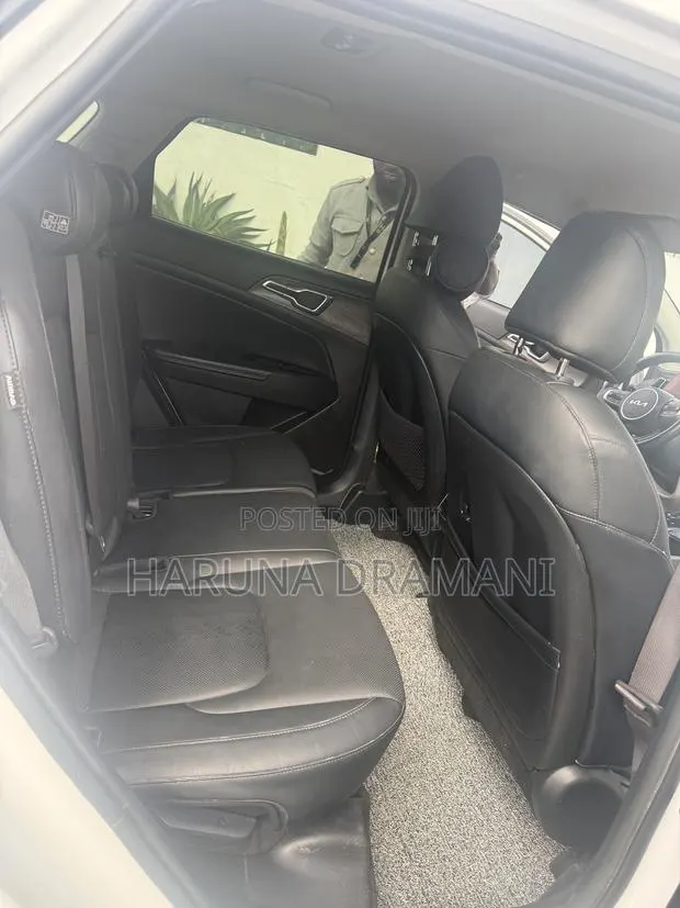 Kia Sportage EX 2024 White · Photo 1