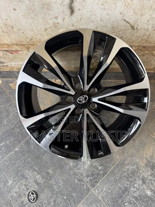 Corolla Rim · Photo 1