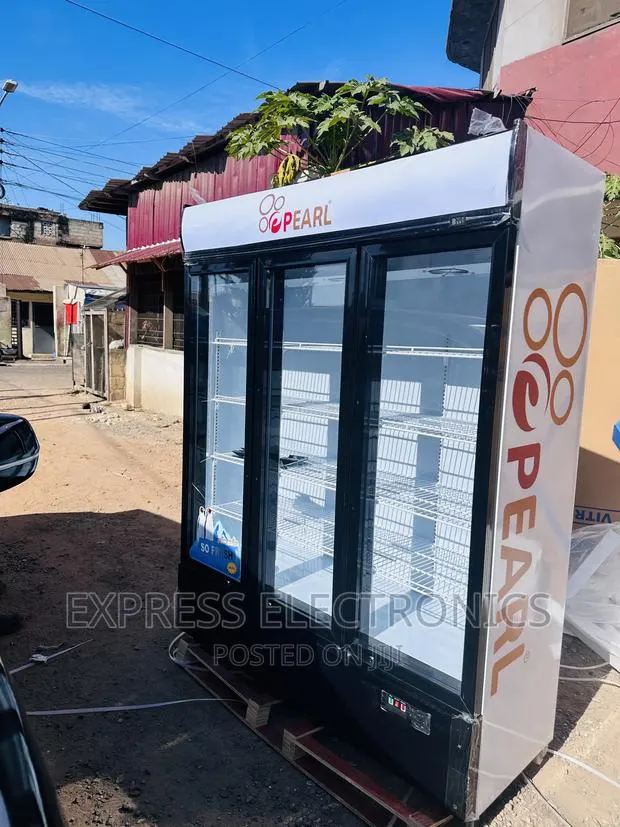 Ultimate Cooling Display Fridge PVC-150 Pearl 3doors · Photo 1